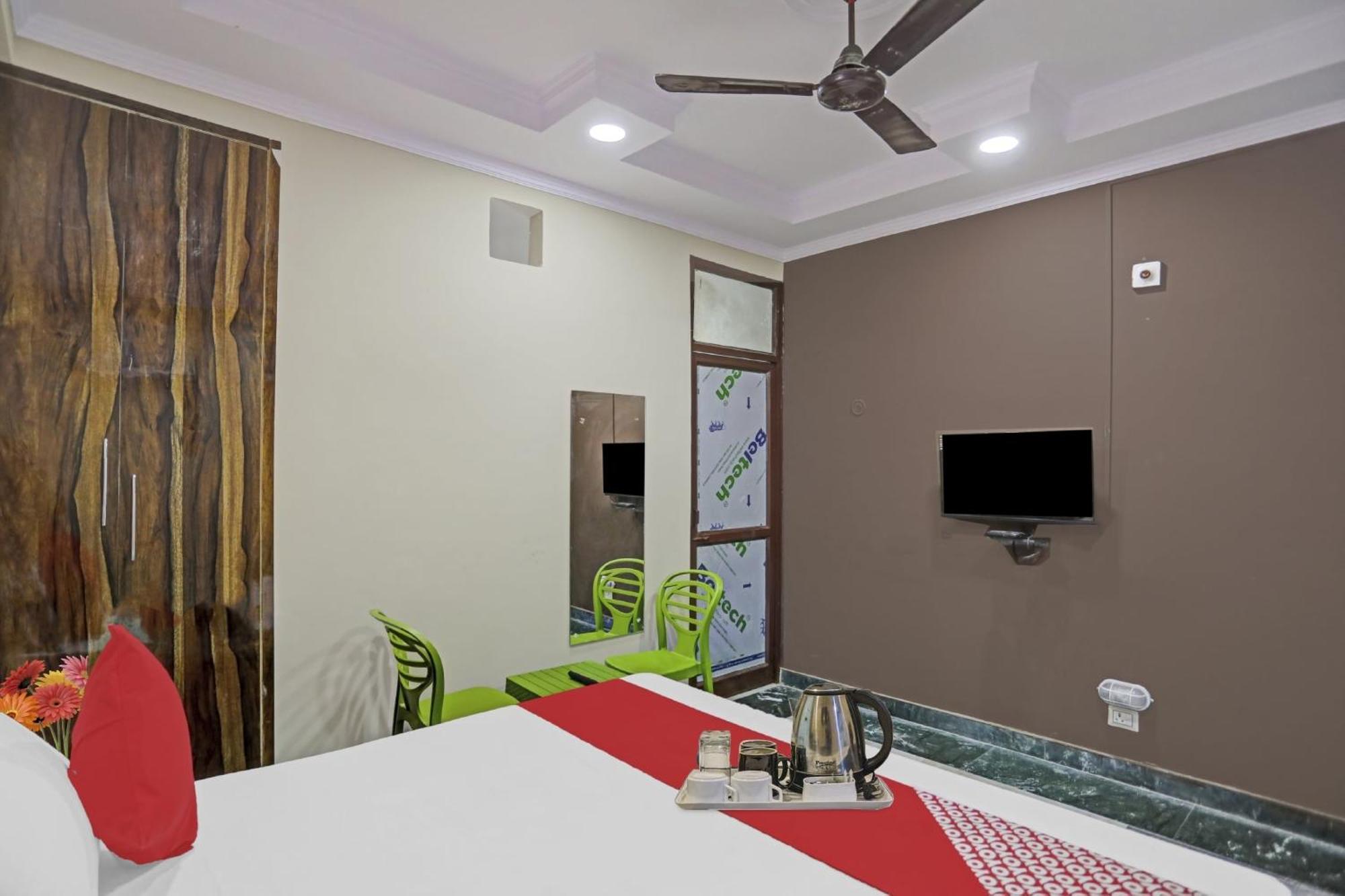 Super Hotel O Metro Inn Near Worlds Of Wonder Kālkāji Devi Εξωτερικό φωτογραφία